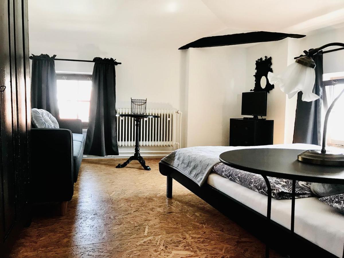 Boutique Apartments U Rolanda, Mikulasske Namesti Znojmo Exterior foto
