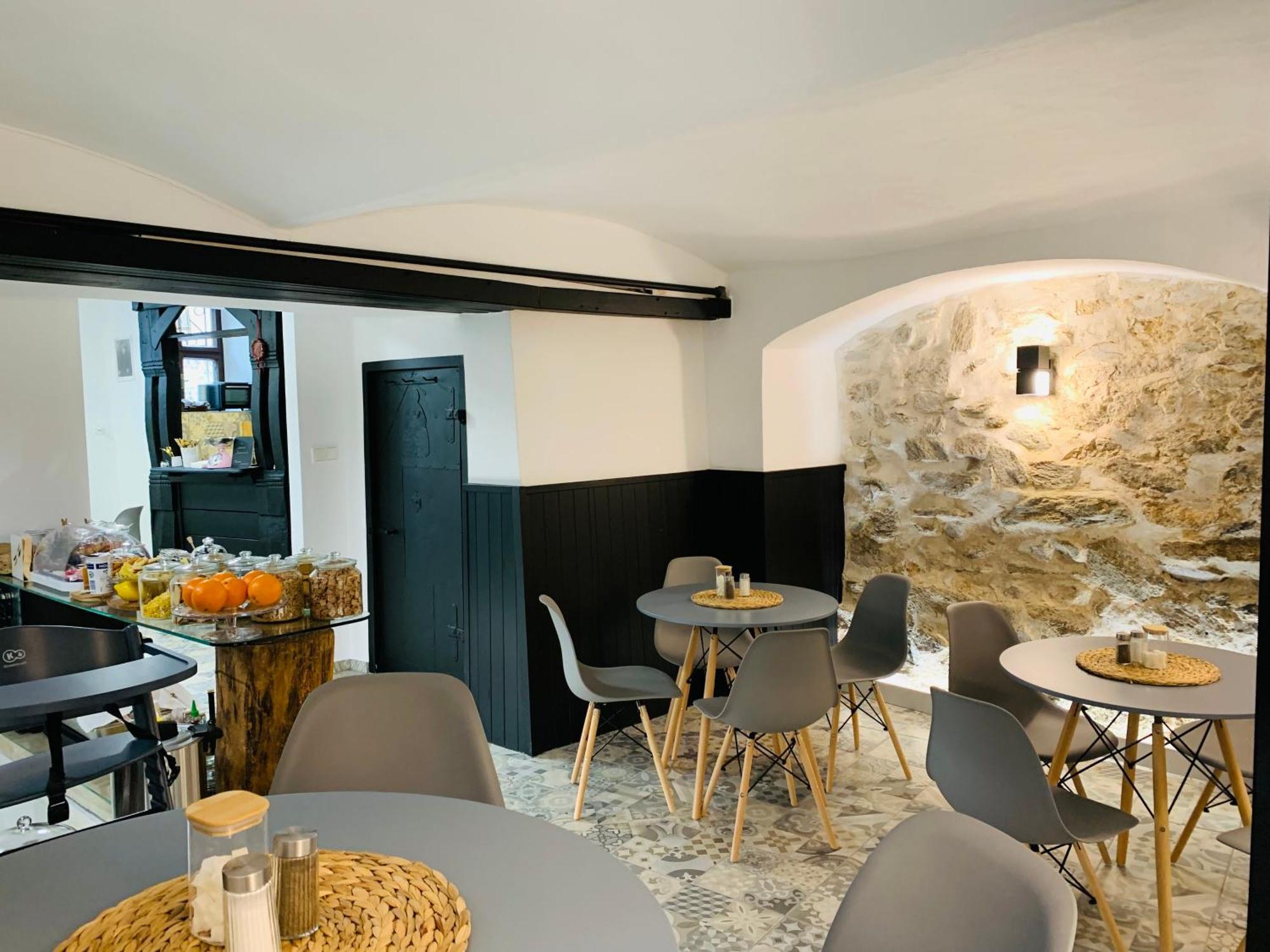 Boutique Apartments U Rolanda, Mikulasske Namesti Znojmo Exterior foto