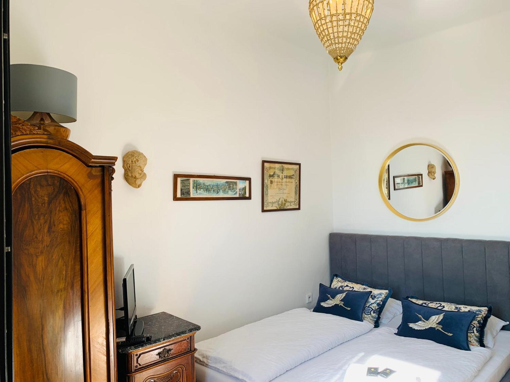 Boutique Apartments U Rolanda, Mikulasske Namesti Znojmo Quarto foto