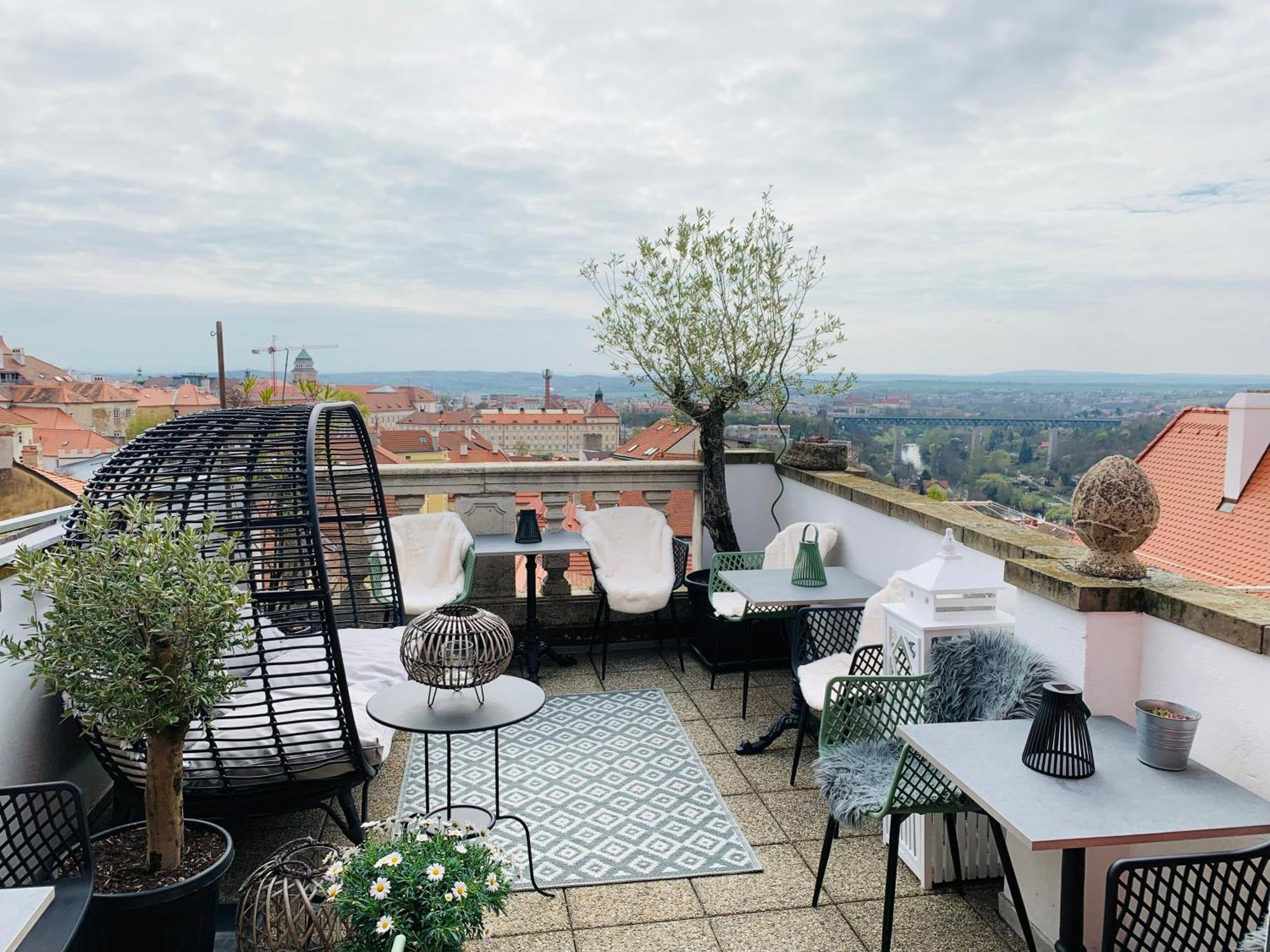 Boutique Apartments U Rolanda, Mikulasske Namesti Znojmo Exterior foto